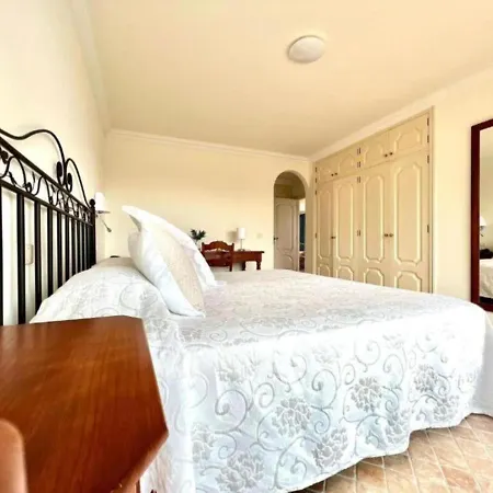 Appartement Three Bedrooms With Sea View,heated Pool In Winter, First Line Of The Atlantic Ocean *