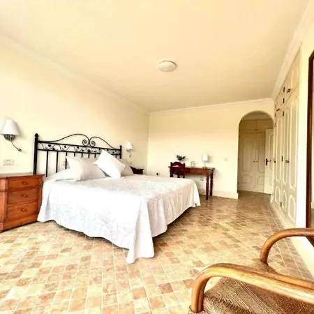 Three Bedrooms With Sea View,heated Pool In Winter, First Line Of The Atlantic Ocean Los Realejos