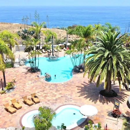 Appartement Three Bedrooms With Sea View,heated Pool In Winter, First Line Of The Atlantic Ocean