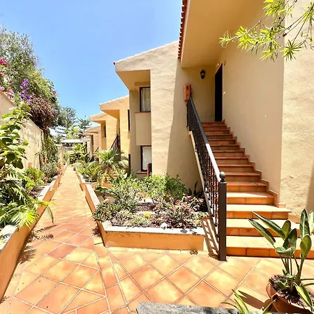 Three Bedrooms With Sea View,heated Pool In Winter, First Line Of The Atlantic Ocean